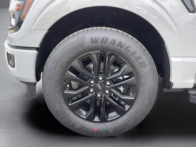 2026 Avalanche Ford F-150 XLT RWD Truck