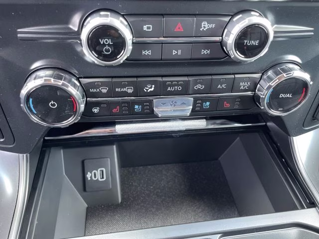 2026 Carbonized Gray Metallic Ford F-150 LARIAT 4X4 Truck