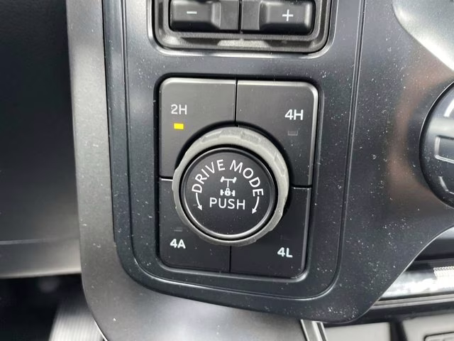 2026 Iconic Silver Metallic Ford F-150 LARIAT 4X4 Truck