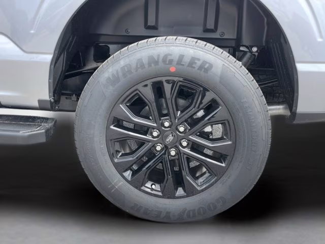 2026 Iconic Silver Metallic Ford F-150 LARIAT 4X4 Truck