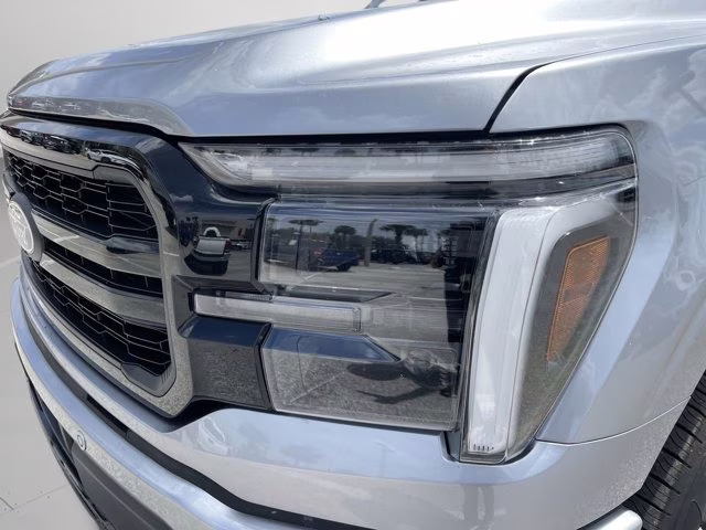 2026 Iconic Silver Metallic Ford F-150 LARIAT 4X4 Truck