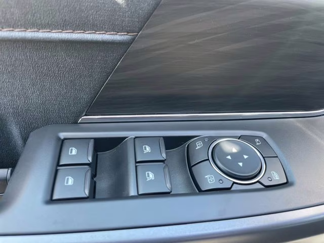 2026 Iconic Silver Metallic Ford F-150 LARIAT 4X4 Truck