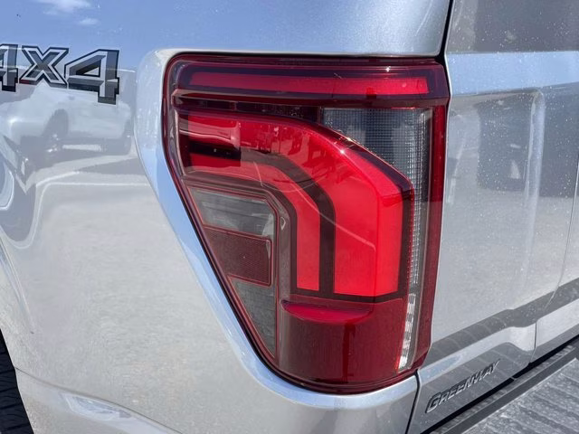 2026 Iconic Silver Metallic Ford F-150 LARIAT 4X4 Truck