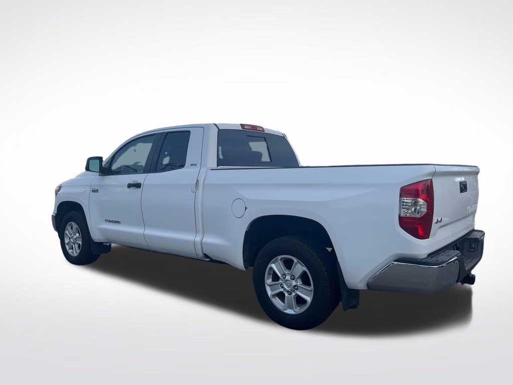 2018 White Toyota Tundra SR5 4X4 Truck