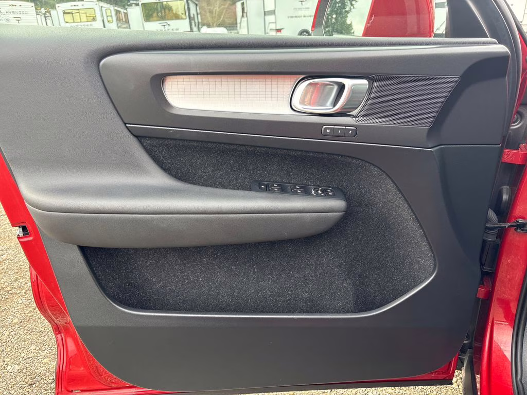 2019 Fusion Red Metallic Volvo XC40 Momentum AWD SUV