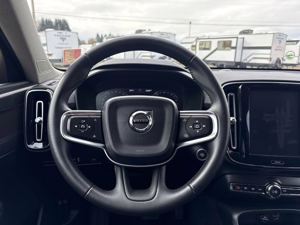 2019 Fusion Red Metallic Volvo XC40 Momentum AWD SUV