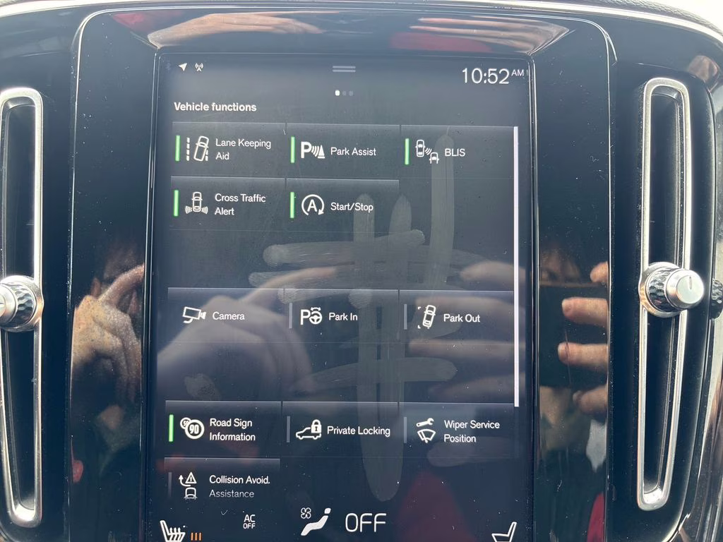 2019 Fusion Red Metallic Volvo XC40 Momentum AWD SUV