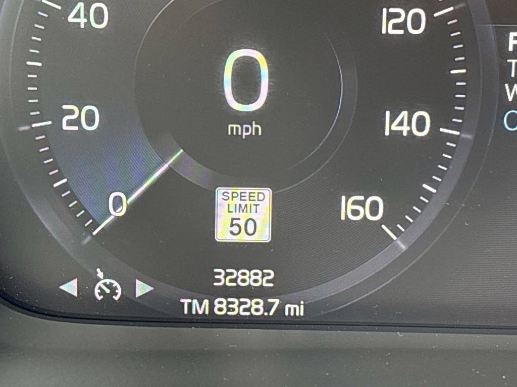 2019 Fusion Red Metallic Volvo XC40 Momentum AWD SUV