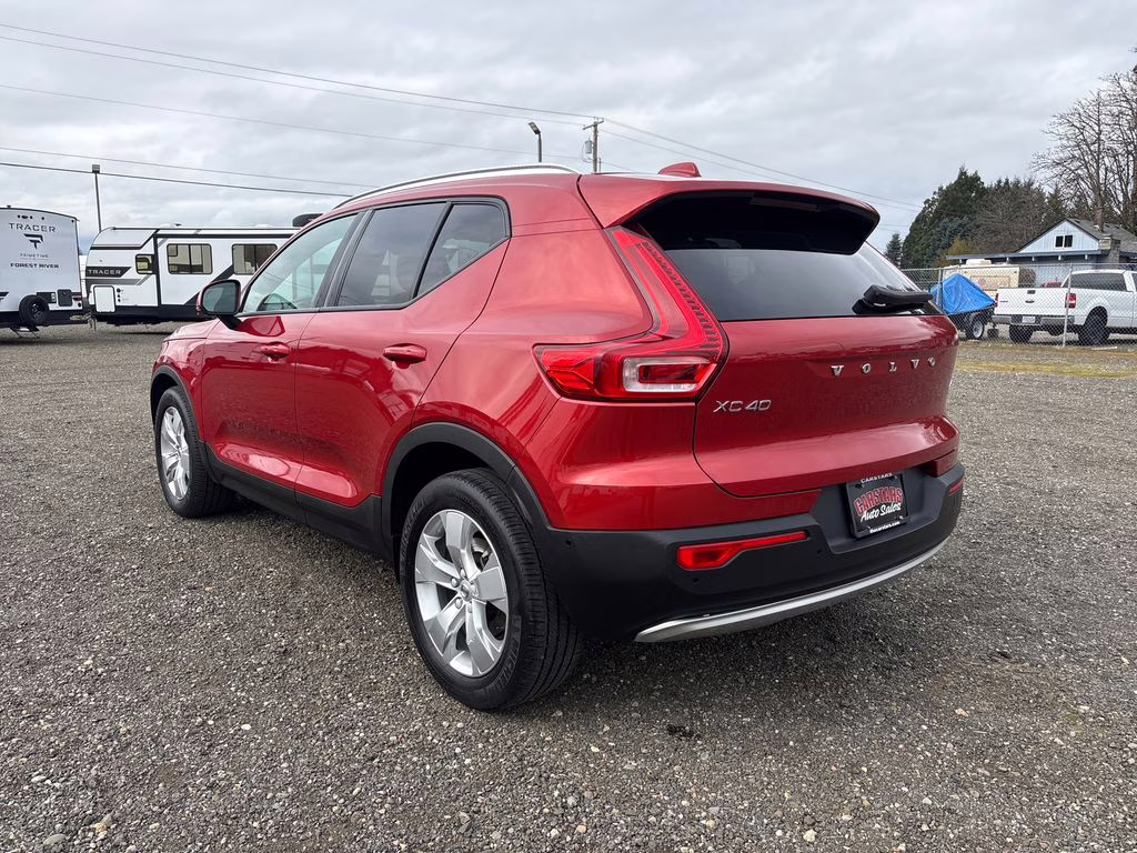 2019 Fusion Red Metallic Volvo XC40 Momentum AWD SUV
