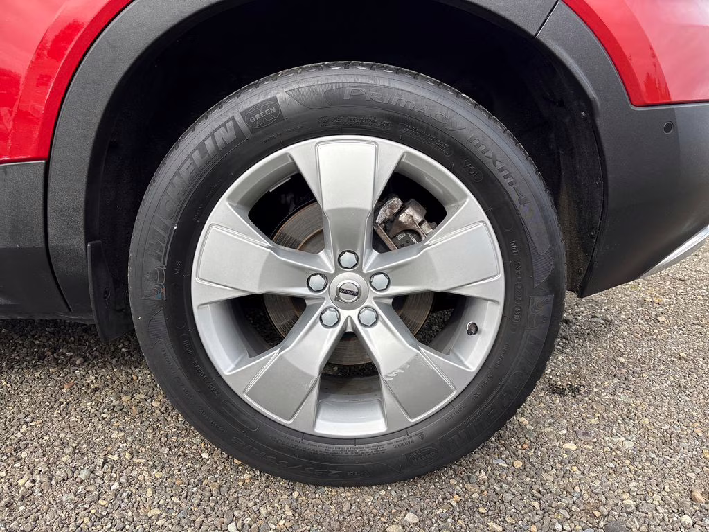 2019 Fusion Red Metallic Volvo XC40 Momentum AWD SUV