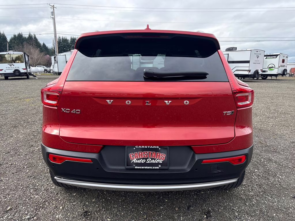 2019 Fusion Red Metallic Volvo XC40 Momentum AWD SUV