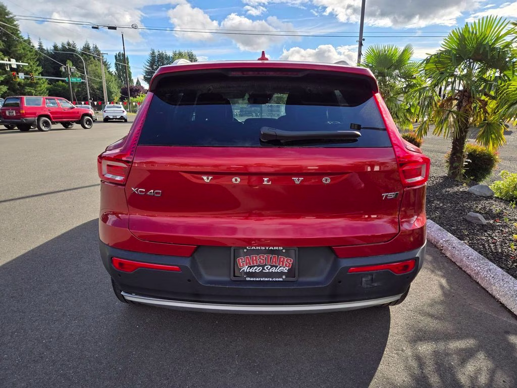 2019 Fusion Red Metallic Volvo XC40 Momentum AWD SUV