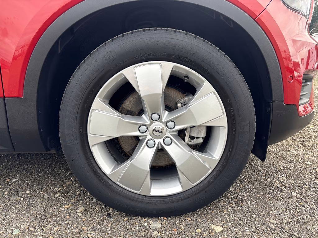 2019 Fusion Red Metallic Volvo XC40 Momentum AWD SUV