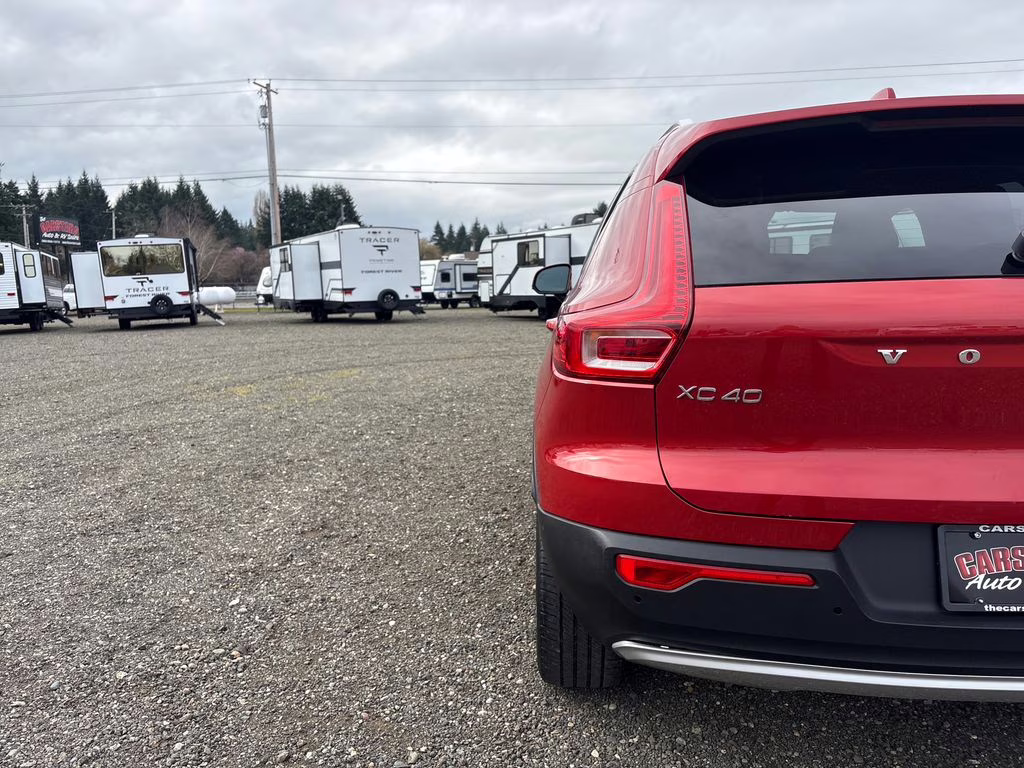 2019 Fusion Red Metallic Volvo XC40 Momentum AWD SUV