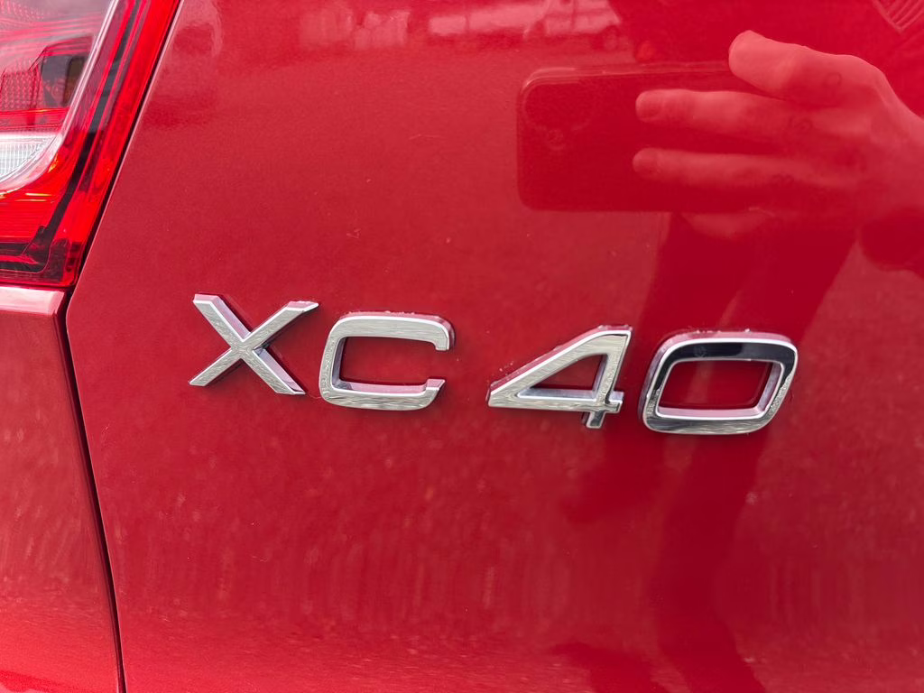 2019 Fusion Red Metallic Volvo XC40 Momentum AWD SUV