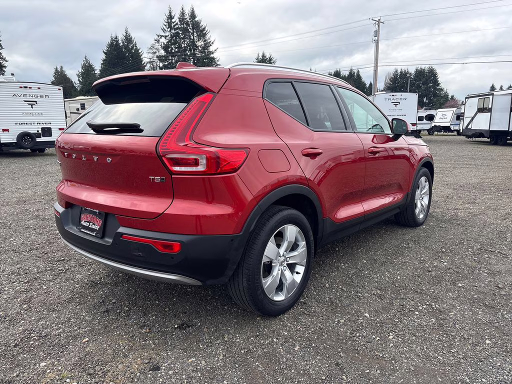 2019 Fusion Red Metallic Volvo XC40 Momentum AWD SUV