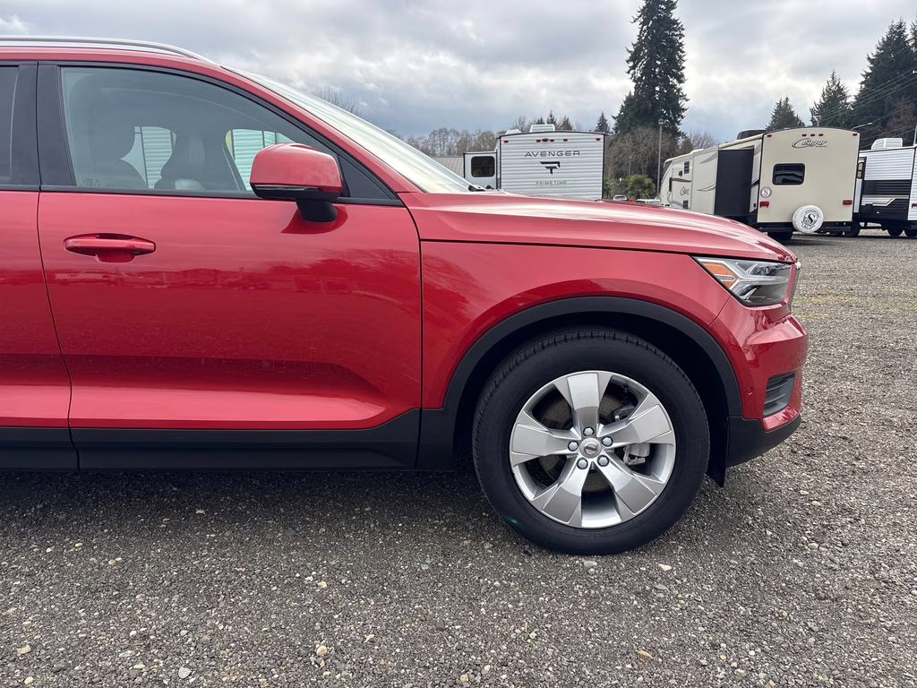 2019 Fusion Red Metallic Volvo XC40 Momentum AWD SUV