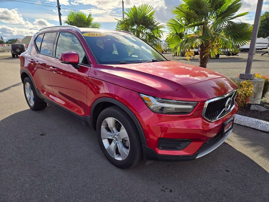 2019 Fusion Red Metallic Volvo XC40 Momentum AWD SUV