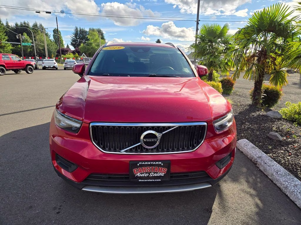 2019 Fusion Red Metallic Volvo XC40 Momentum AWD SUV