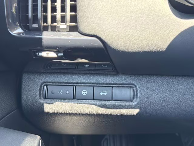 2025 Everest White Pearl Tricoat Nissan Pathfinder SV FWD SUV