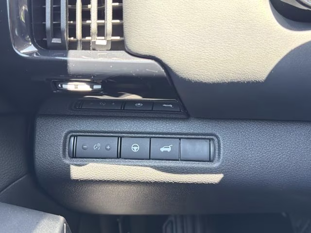 2025 Everest White Pearl Tricoat Nissan Pathfinder SV FWD SUV