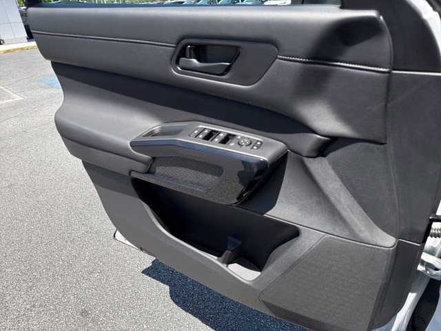 2025 Everest White Pearl Tricoat Nissan Pathfinder SV FWD SUV