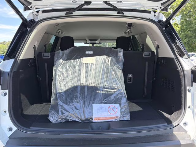 2025 Everest White Pearl Tricoat Nissan Pathfinder SV FWD SUV