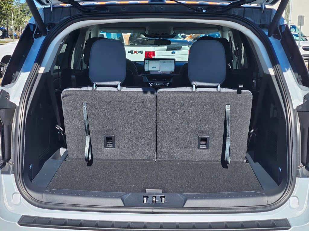 2026 Space White Metallic Ford Explorer Active RWD SUV