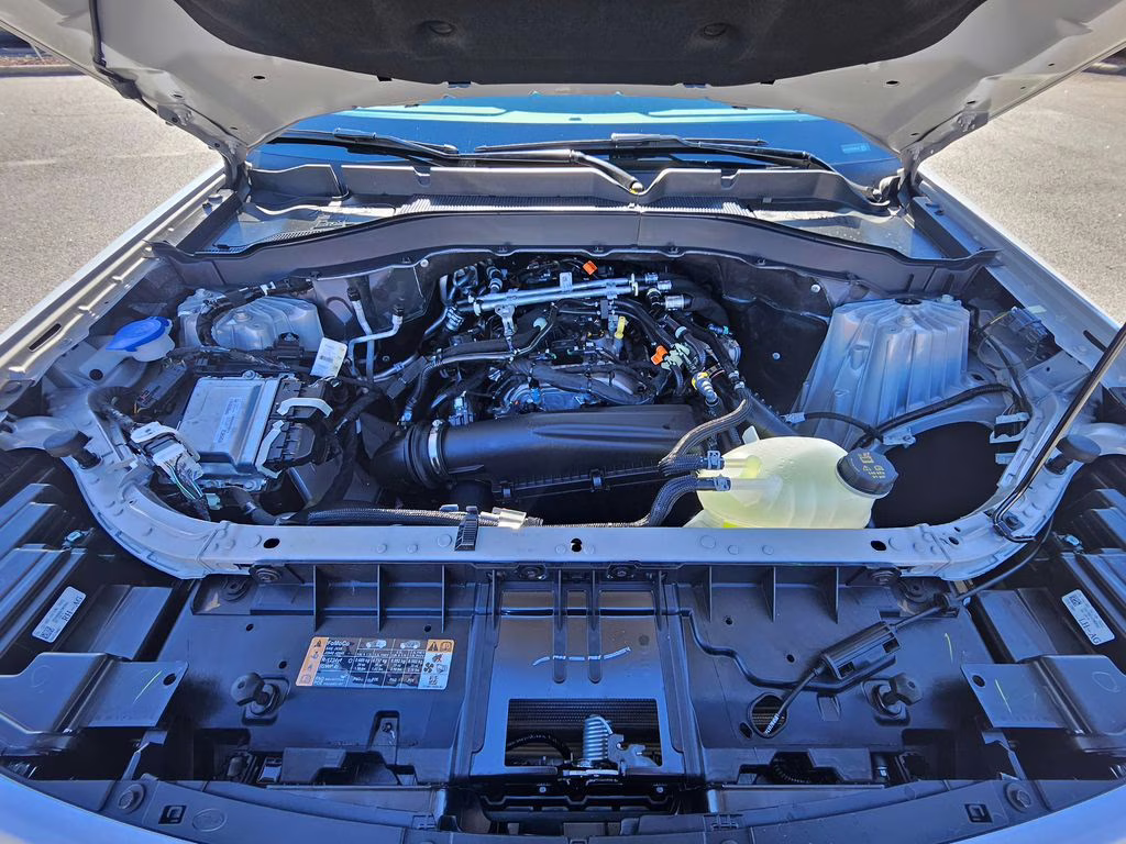 2026 Space White Metallic Ford Explorer Active RWD SUV