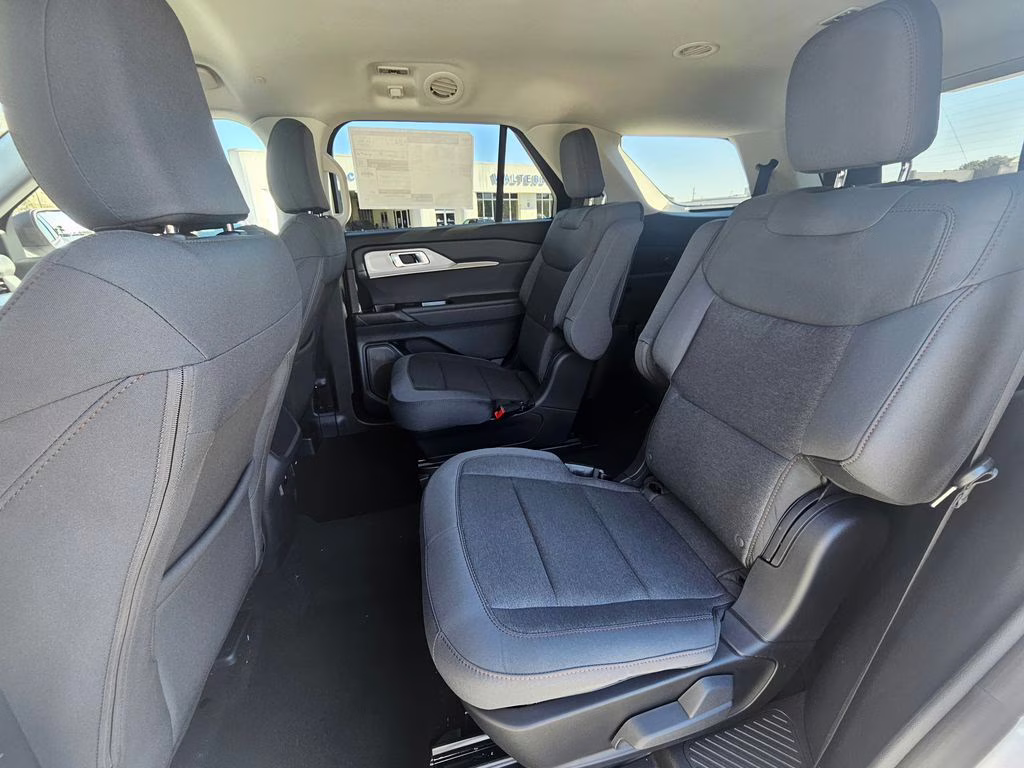 2026 Space White Metallic Ford Explorer Active RWD SUV