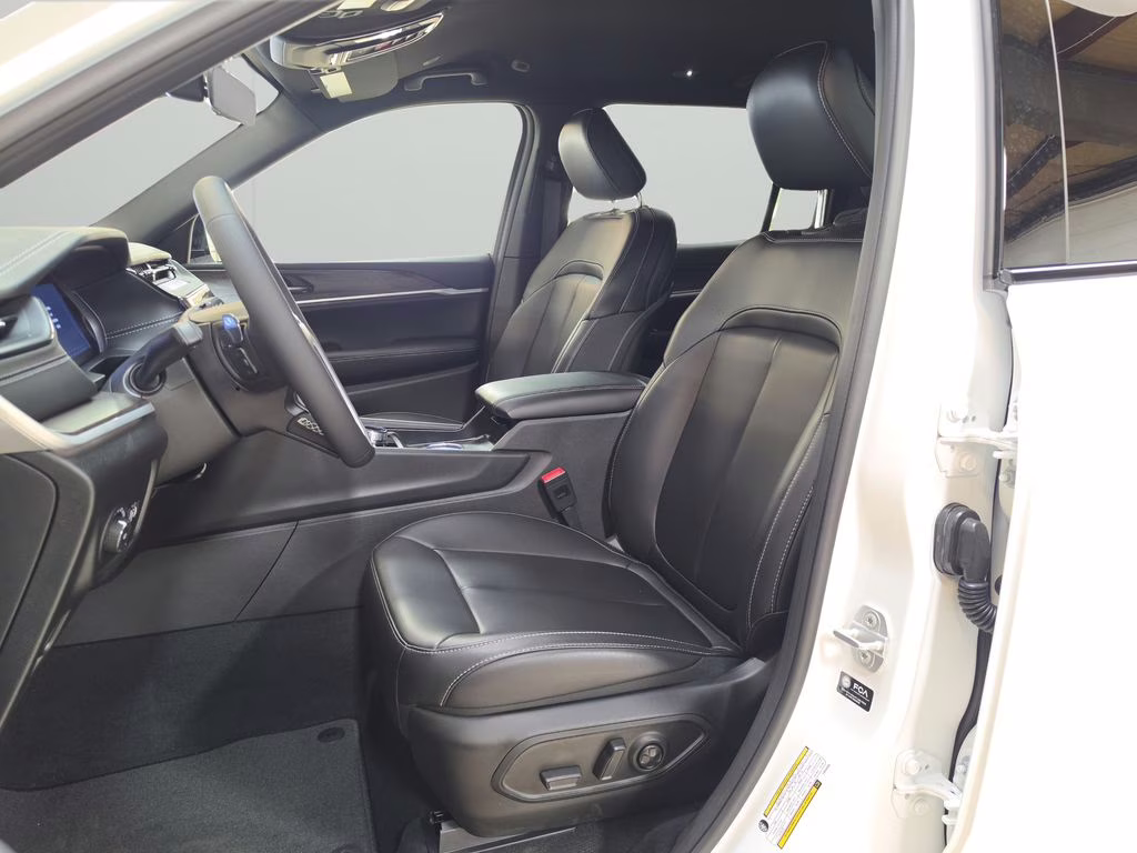 2026 Bright White Clearcoat Jeep Grand Cherokee L Limited 4X4 SUV