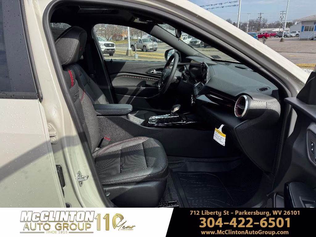 2026 White Sands Chevrolet Trax 2RS FWD SUV