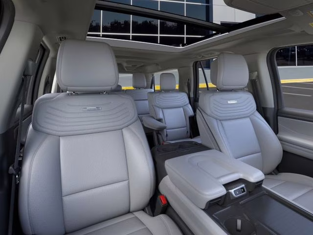 2026 Star White Metallic Tri-Coat Ford Expedition Max Platinum 4X4 SUV