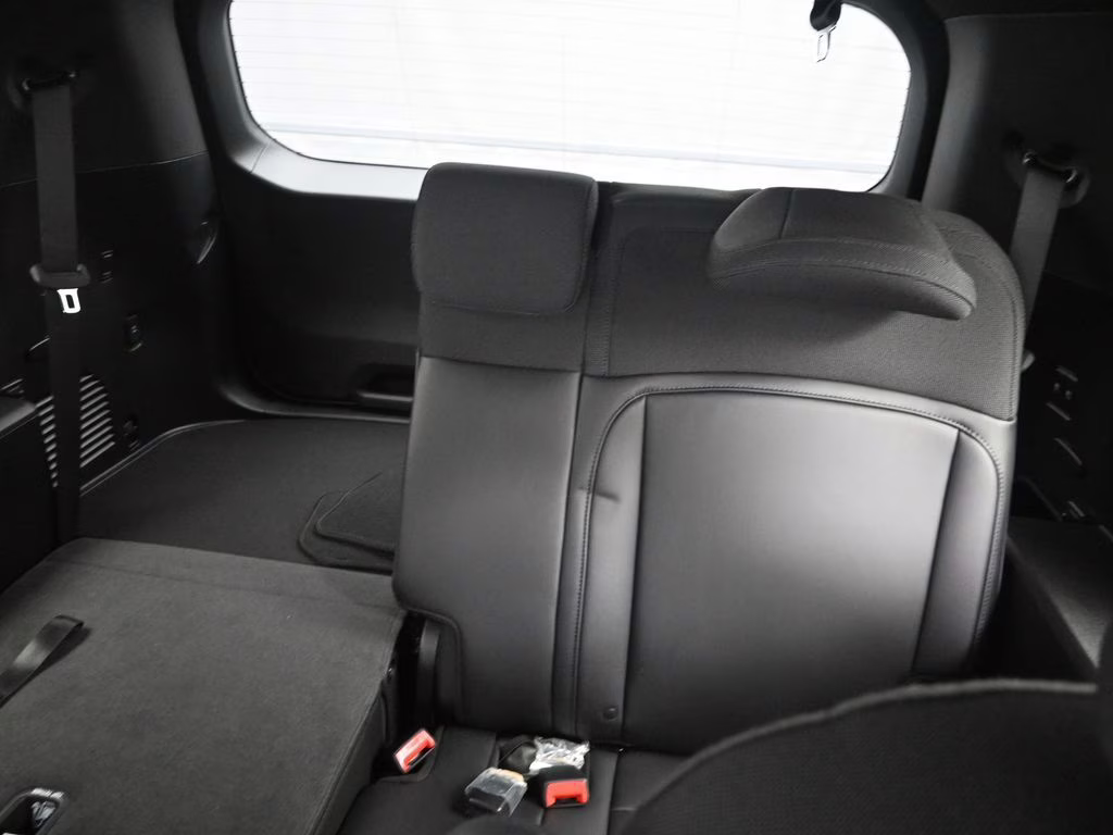 2027 Glacial White Pearl Kia Telluride S FWD SUV