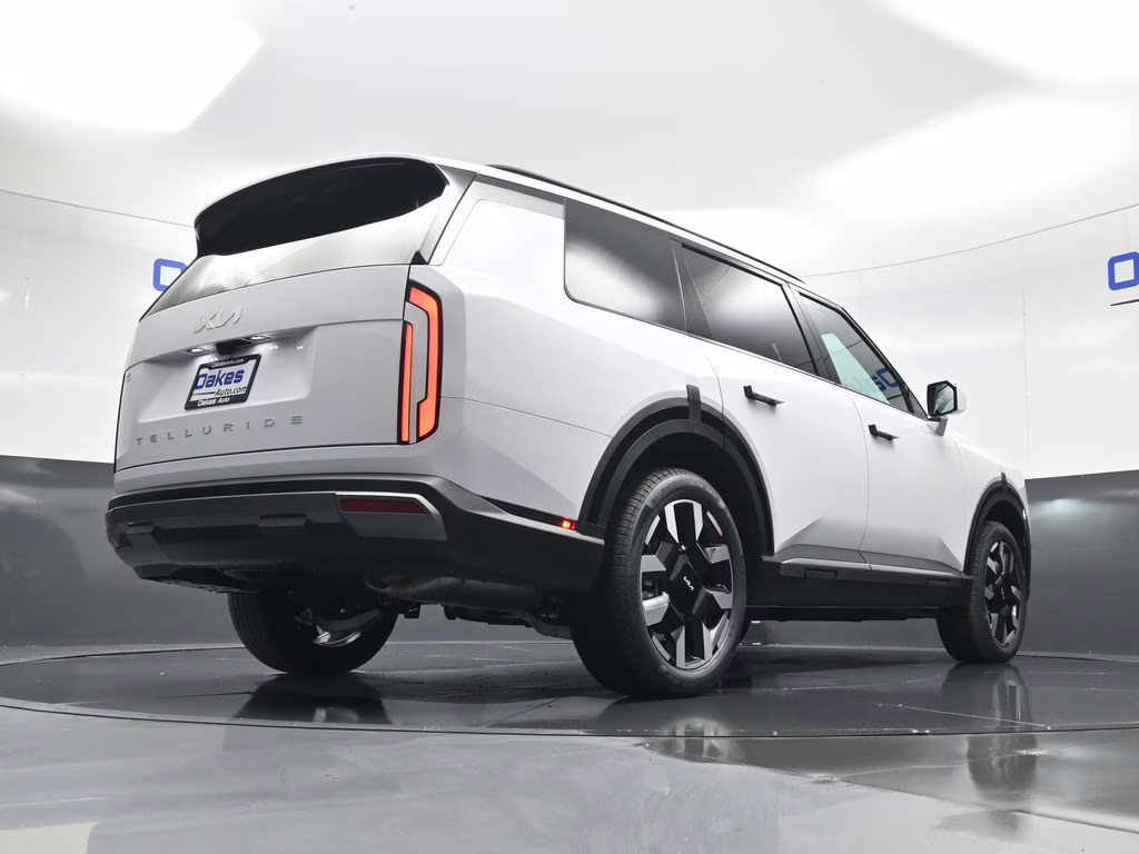 2027 Glacial White Pearl Kia Telluride S FWD SUV