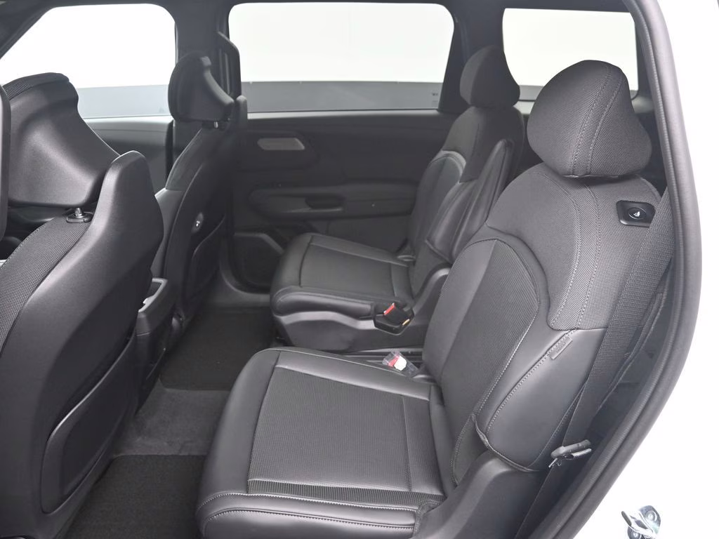 2027 Glacial White Pearl Kia Telluride S FWD SUV