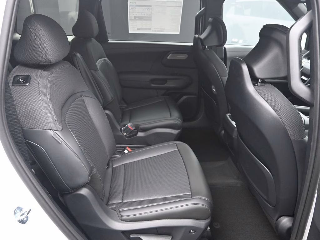 2027 Glacial White Pearl Kia Telluride S FWD SUV