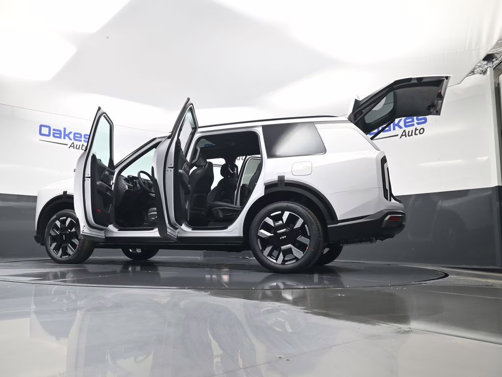 2027 Glacial White Pearl Kia Telluride S FWD SUV