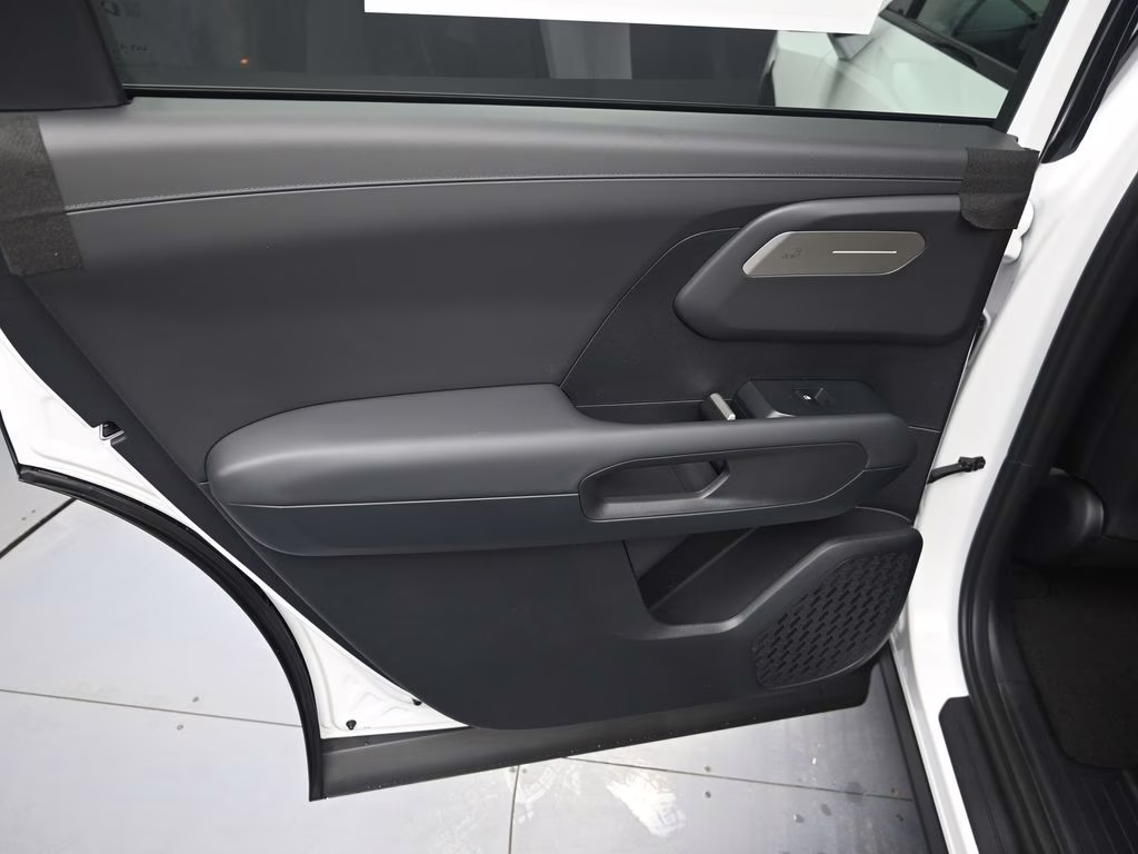 2027 Glacial White Pearl Kia Telluride S FWD SUV