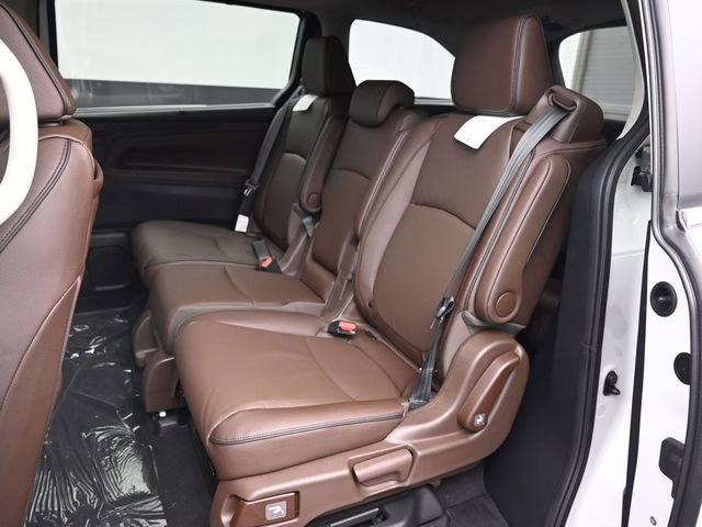 2026 Platinum White Pearl Honda Odyssey Touring FWD Van