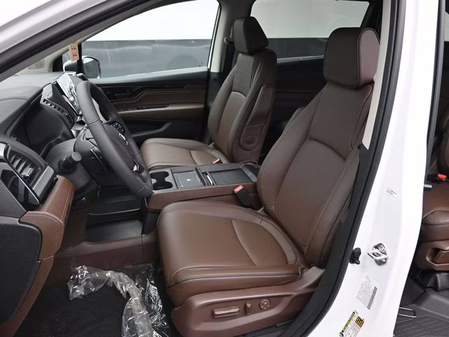 2026 Platinum White Pearl Honda Odyssey Touring FWD Van