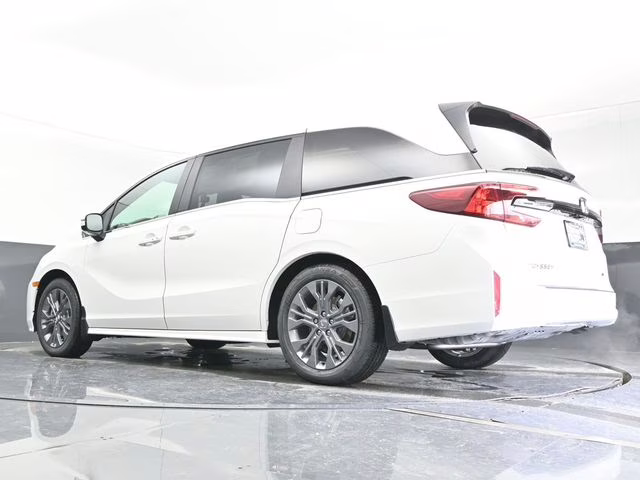 2026 Platinum White Pearl Honda Odyssey Touring FWD Van