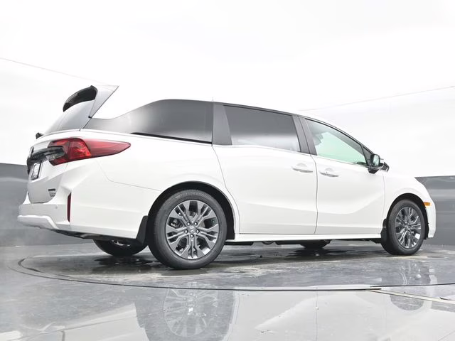 2026 Platinum White Pearl Honda Odyssey Touring FWD Van