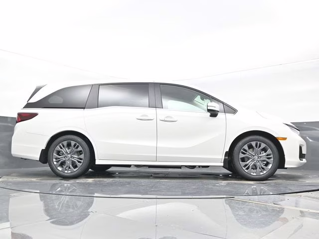2026 Platinum White Pearl Honda Odyssey Touring FWD Van