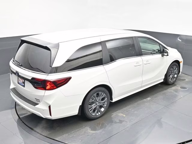 2026 Platinum White Pearl Honda Odyssey Touring FWD Van