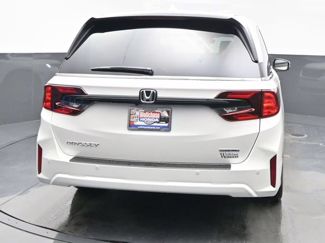 2026 Platinum White Pearl Honda Odyssey Touring FWD Van
