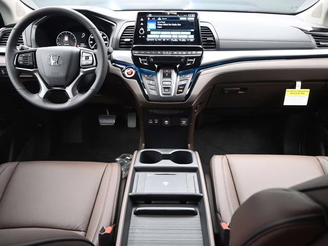 2026 Platinum White Pearl Honda Odyssey Touring FWD Van