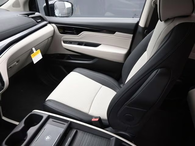 2026 Solar Silver Metallic Honda Odyssey Elite FWD Van