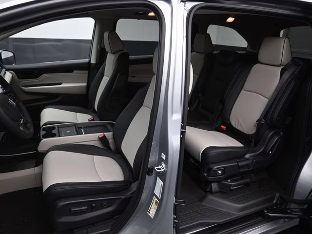 2026 Solar Silver Metallic Honda Odyssey Elite FWD Van