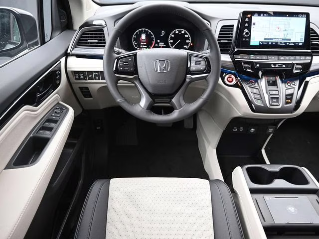 2026 Solar Silver Metallic Honda Odyssey Elite FWD Van